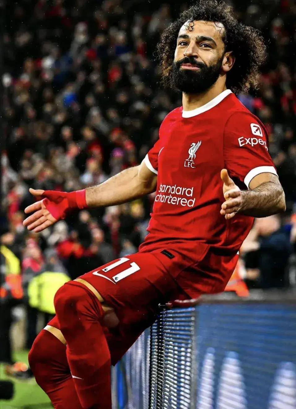 爱游戏体育-萨拉赫连续十二场比赛得分超过夺冠，C9不断突破！再创辉煌时刻-爱游戏体育