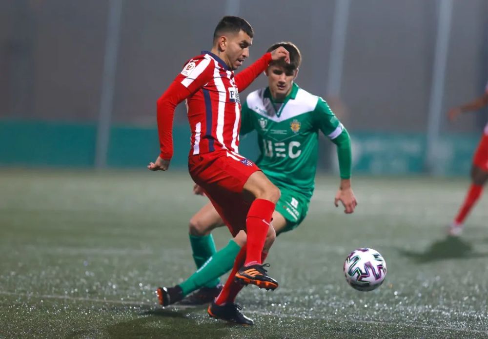 爱游戏-赛后门兴格拉德巴赫备战国王杯；战术微调细节曝光；球迷炸锅；球探报告显示潜力-爱游戏