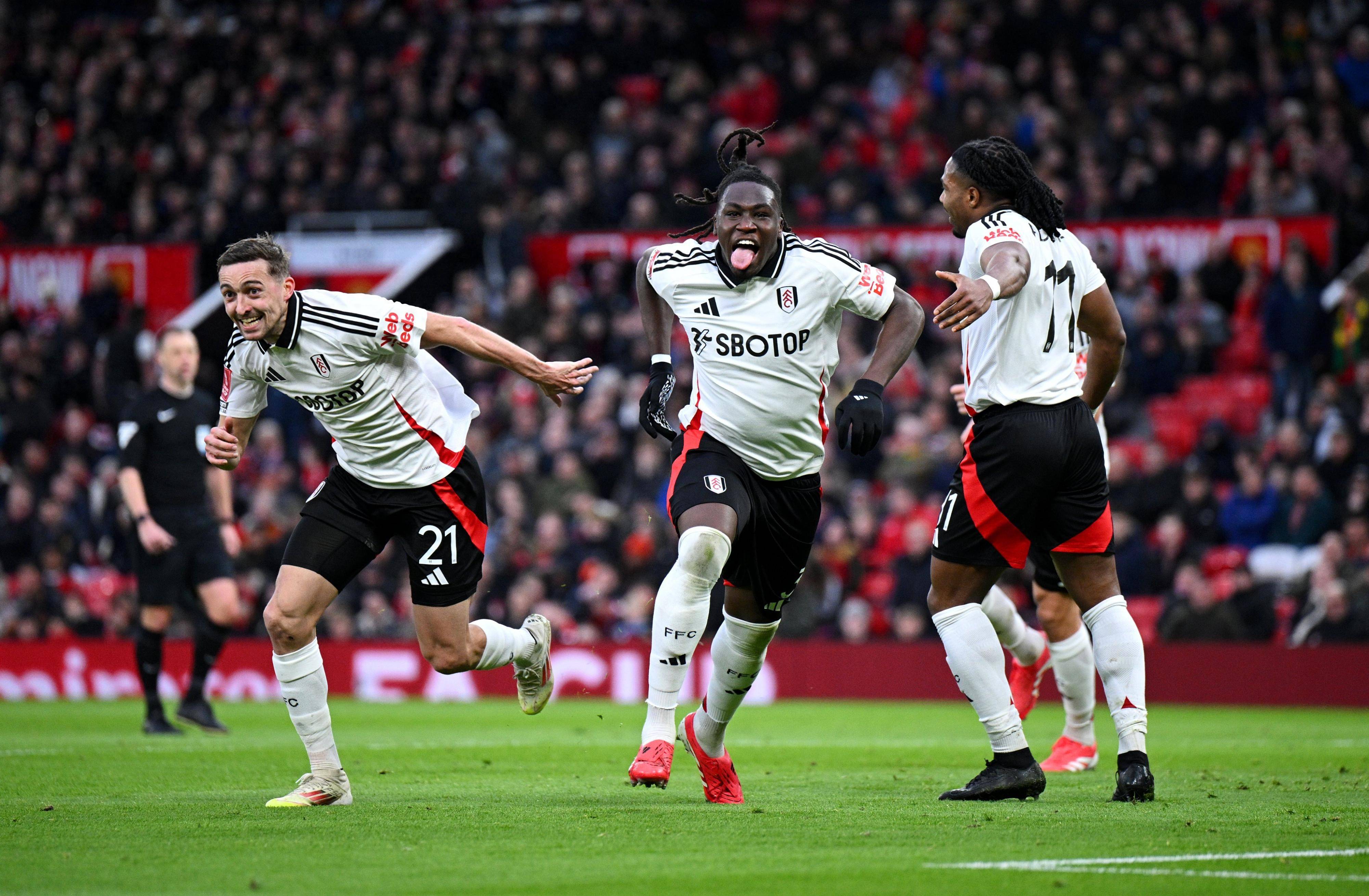 爱游戏-拉齐奥迎足总杯关键赛；赛后绝杀压哨；赛场秩序良好；赛季目标并未改变的简单介绍-爱游戏